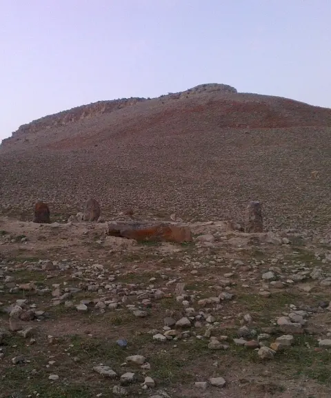 محوطه تاریخی ایلانلی داغ، اردبیل