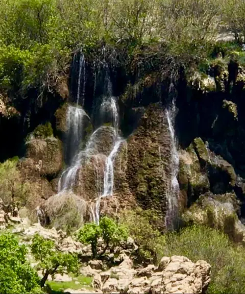 آبشار چپی راستی (تختان)، ایلام