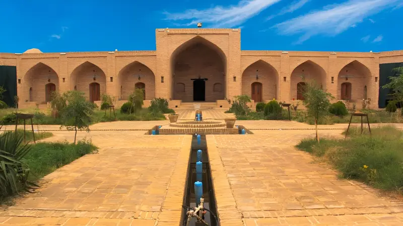 کاروانسرای شاه عباسی ده‌نمک - تصویر 1