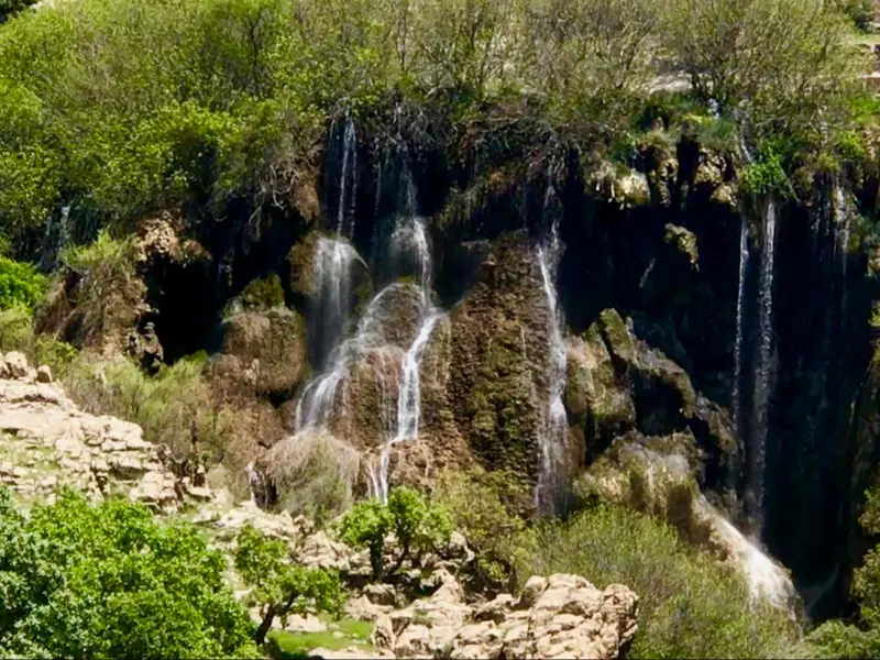 آبشار چپی راستی (تختان)