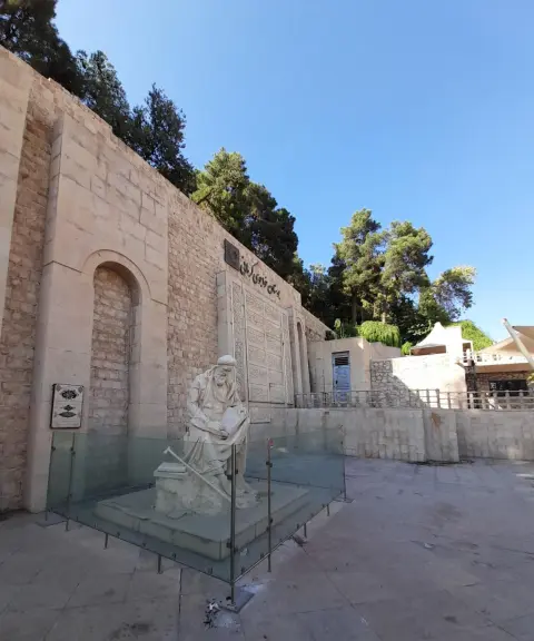 آرامگاه خواجوی کرمانی، فارس