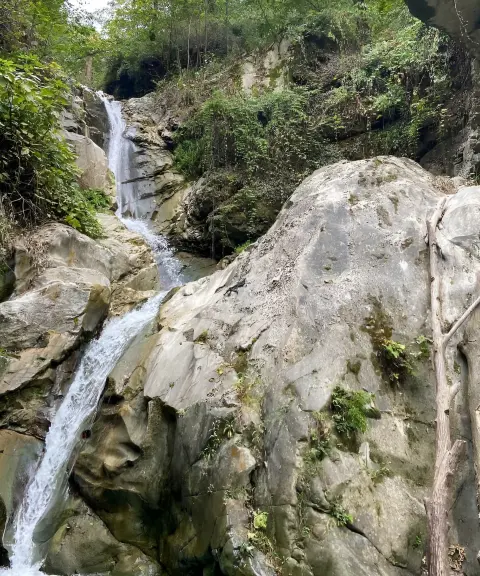 آبشار لوارد، گلستان