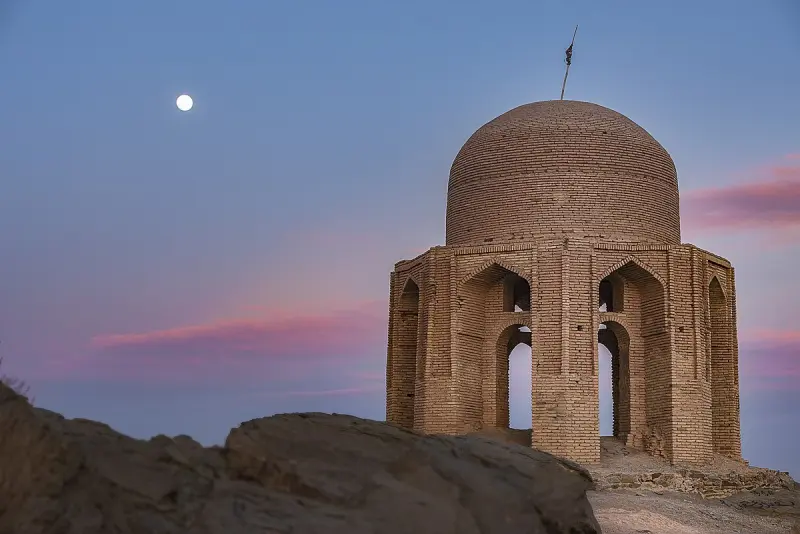 آرامگاه شاه‌فیروز - تصویر 3