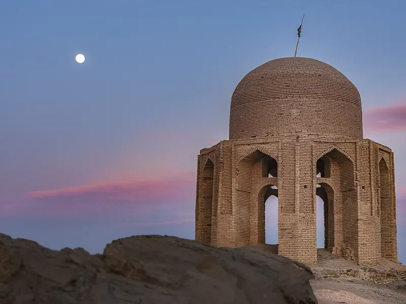 آرامگاه شاه‌فیروز - تصویر 3
