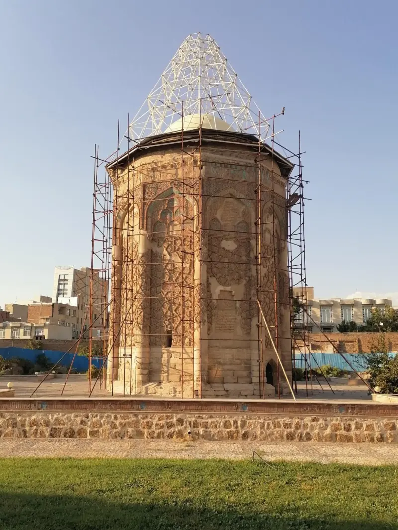 گنبد کبود - تصویر 4