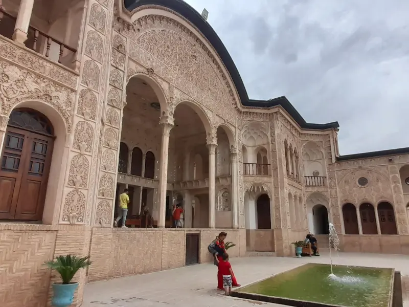 خانه طباطبایی‌ها - تصویر 2