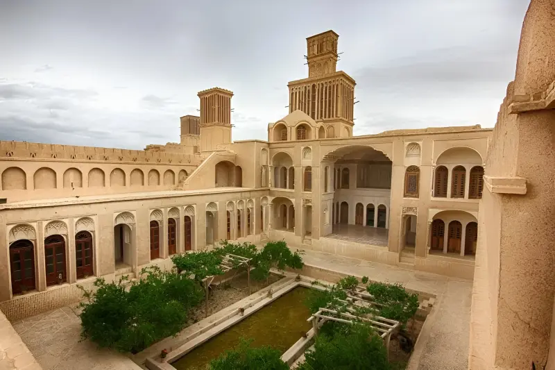 خانه تاریخی آقازاده - تصویر 1