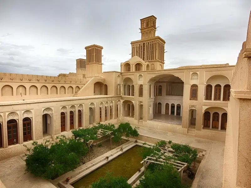 خانه تاریخی آقازاده - تصویر 1