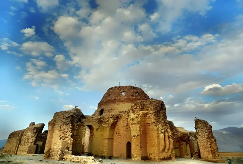 کاخ سروستان - تصویر 1
