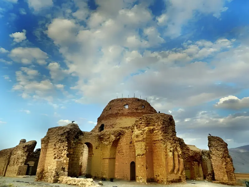 کاخ سروستان - تصویر 1