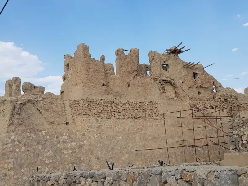 قلعه ایزدخواست - تصویر 2