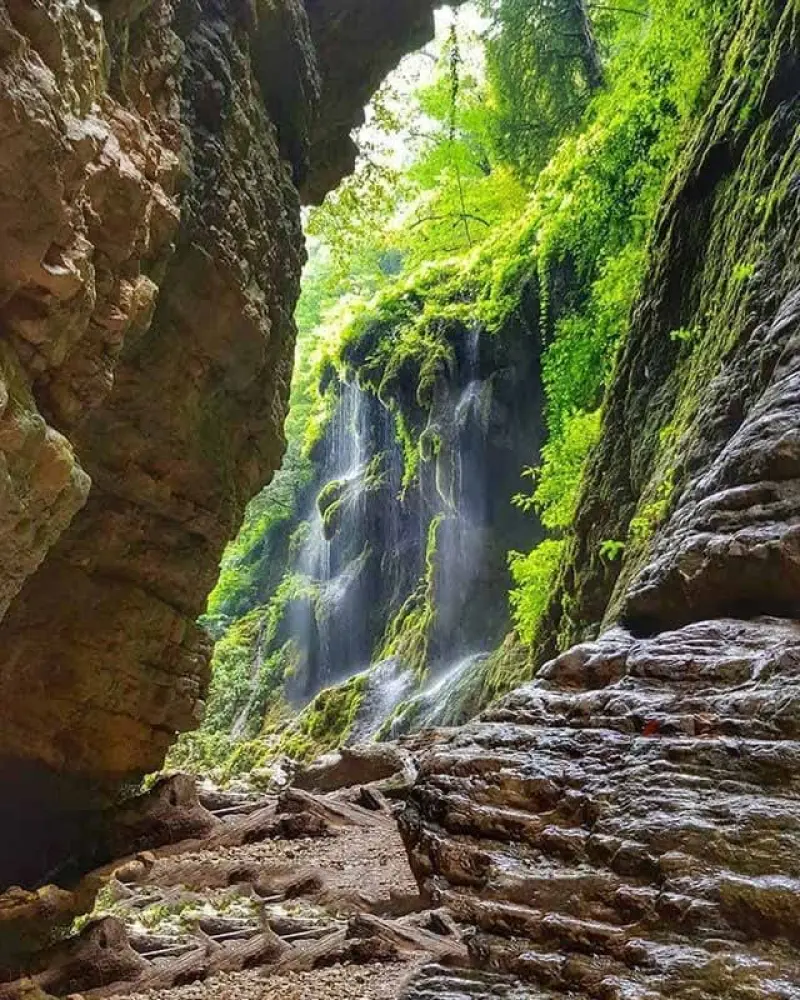 آبشار بهشت باران - تصویر 3