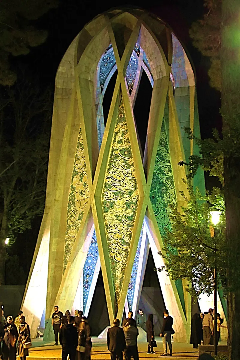 آرامگاه عمر خیام - تصویر 4