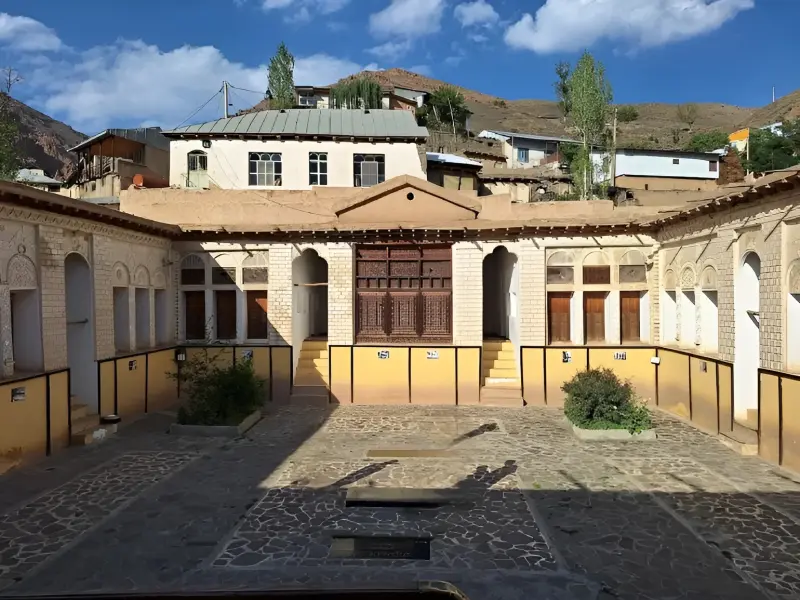 خانه نیما یوشیج