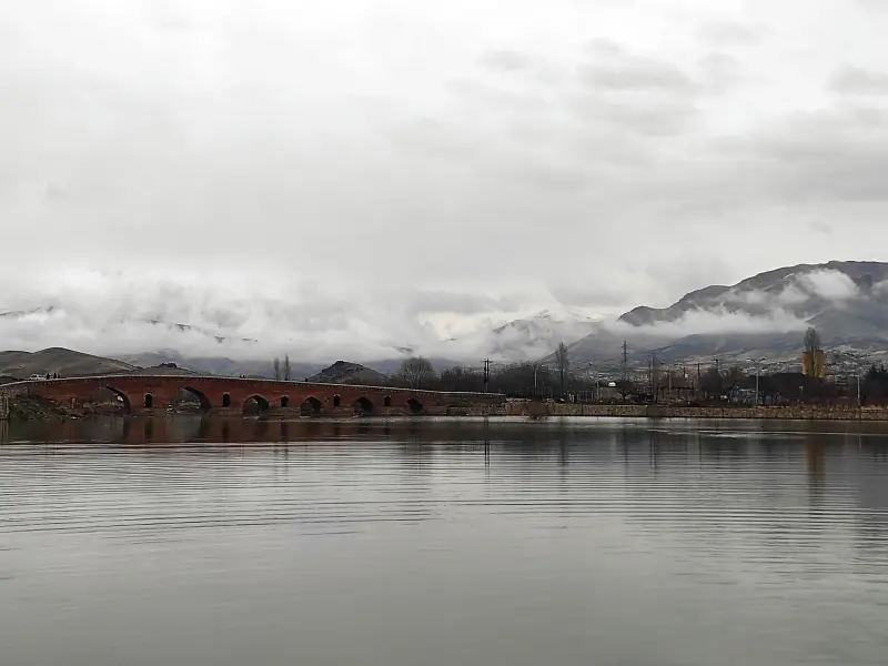 پل قشلاق - تصویر 1