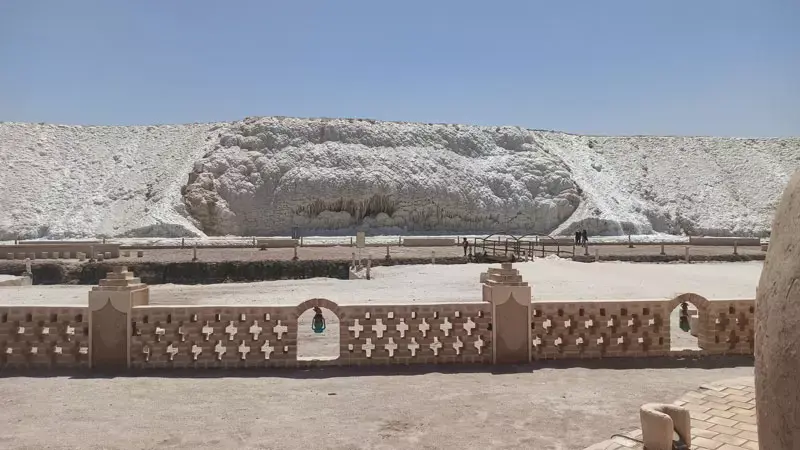 آبشار نمکی خور و بیابانک - تصویر 5